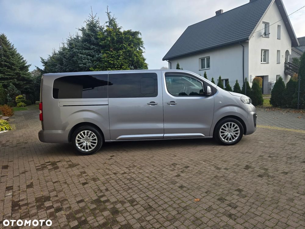 Peugeot Traveller - 4