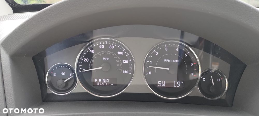 Jeep Grand Cherokee - 12