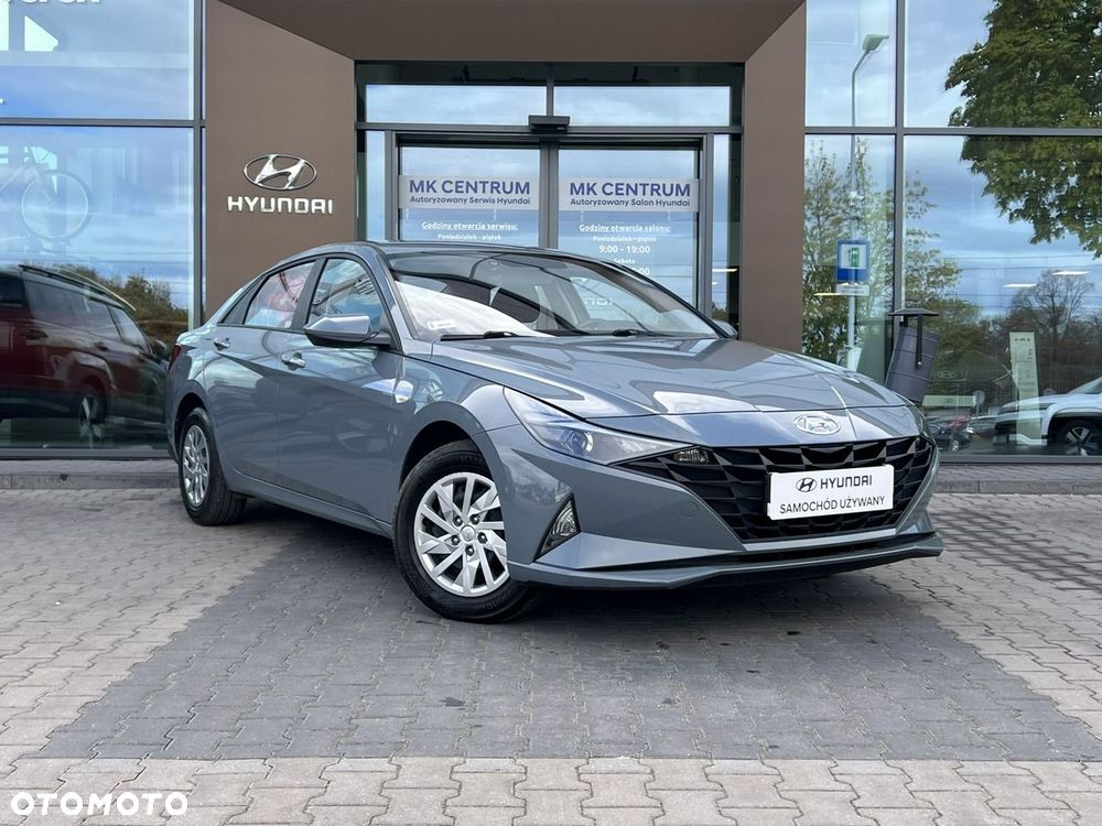Hyundai Elantra - 2
