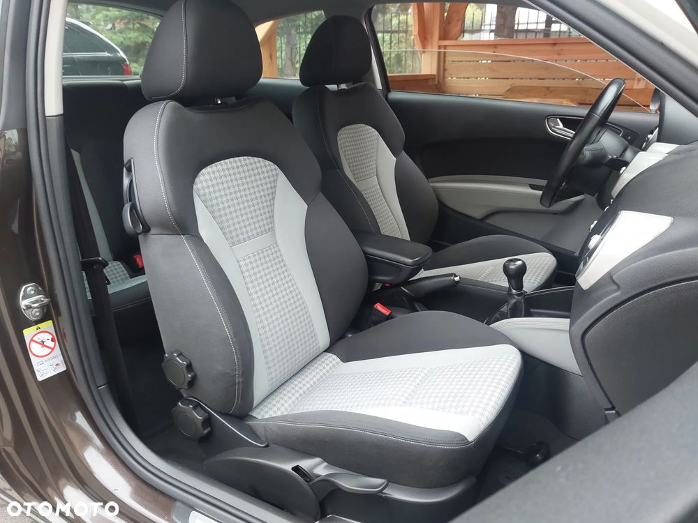 Audi A1 Sportback 1.6 TDI S line edition - 19