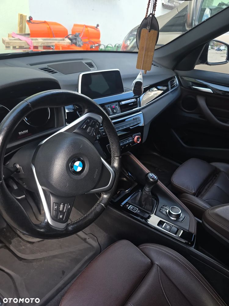 BMW X1 sDrive18i Business Edition - 11