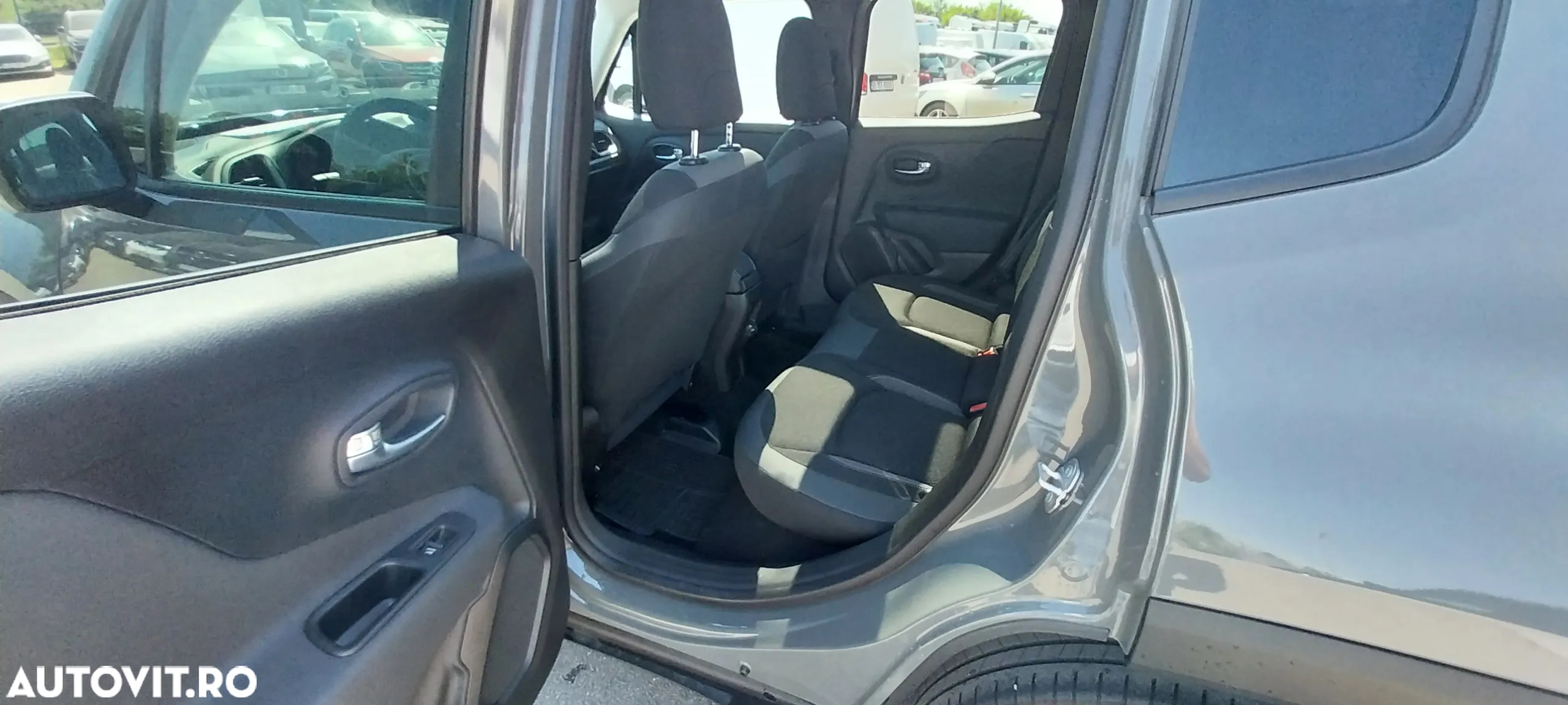 Jeep Renegade 1.5 FWD AT7 MHEV Limited - 9