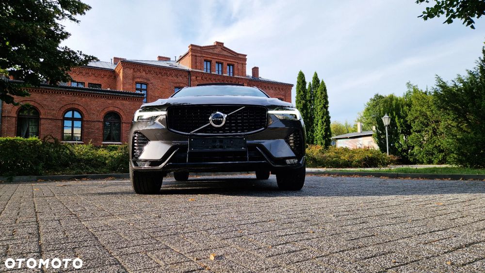 Volvo XC 60 B4 D AWD Plus Dark - 8