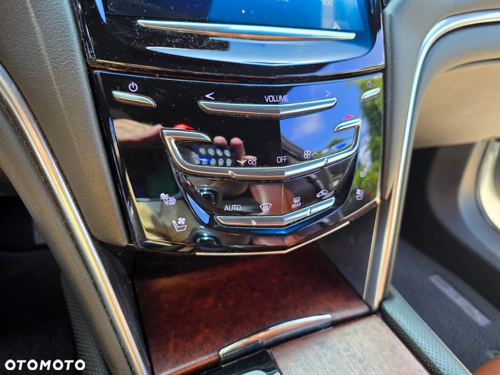 Cadillac XTS - 33