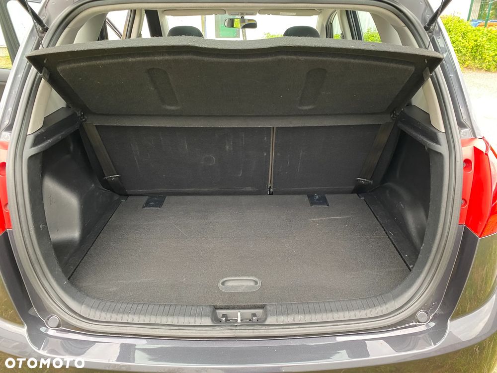 Kia Venga 1.4 CVVT Titanium Collection - 6