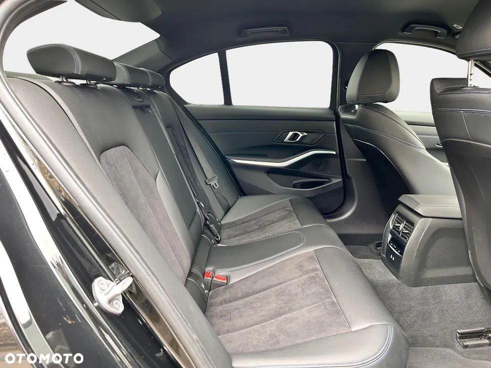 BMW Seria 3 - 34