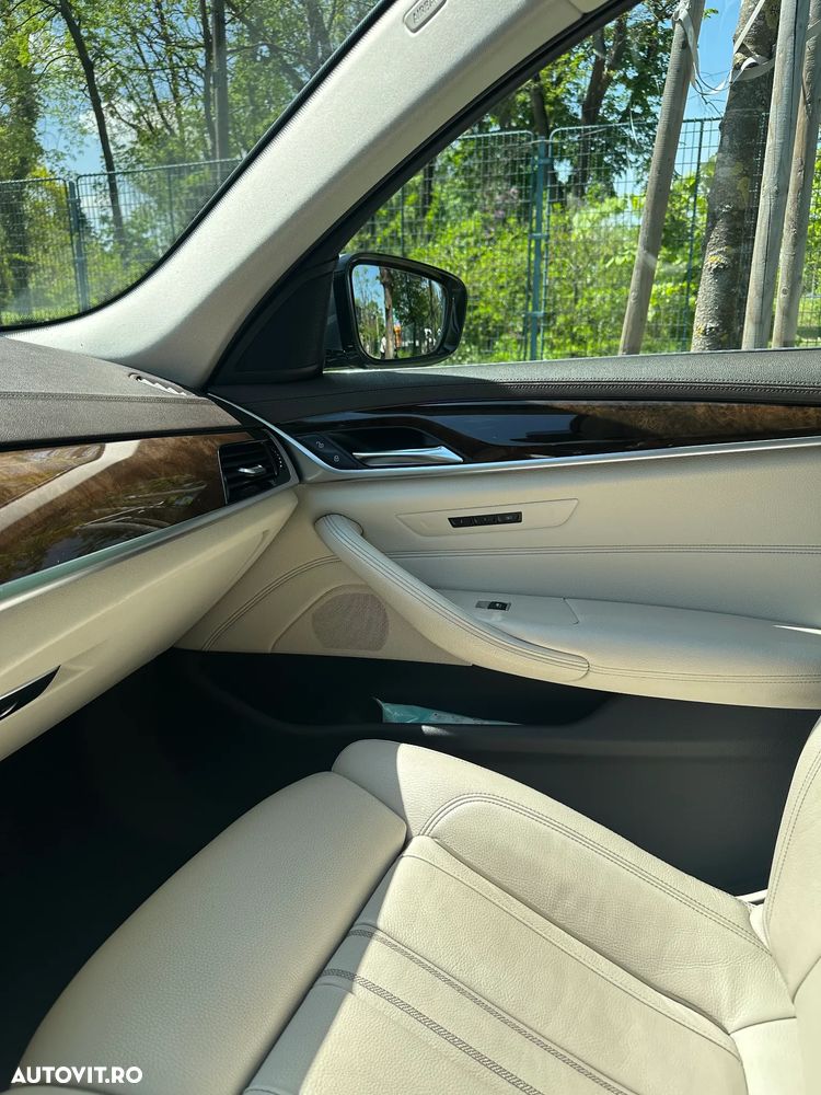 BMW Seria 5 530i xDrive AT - 17
