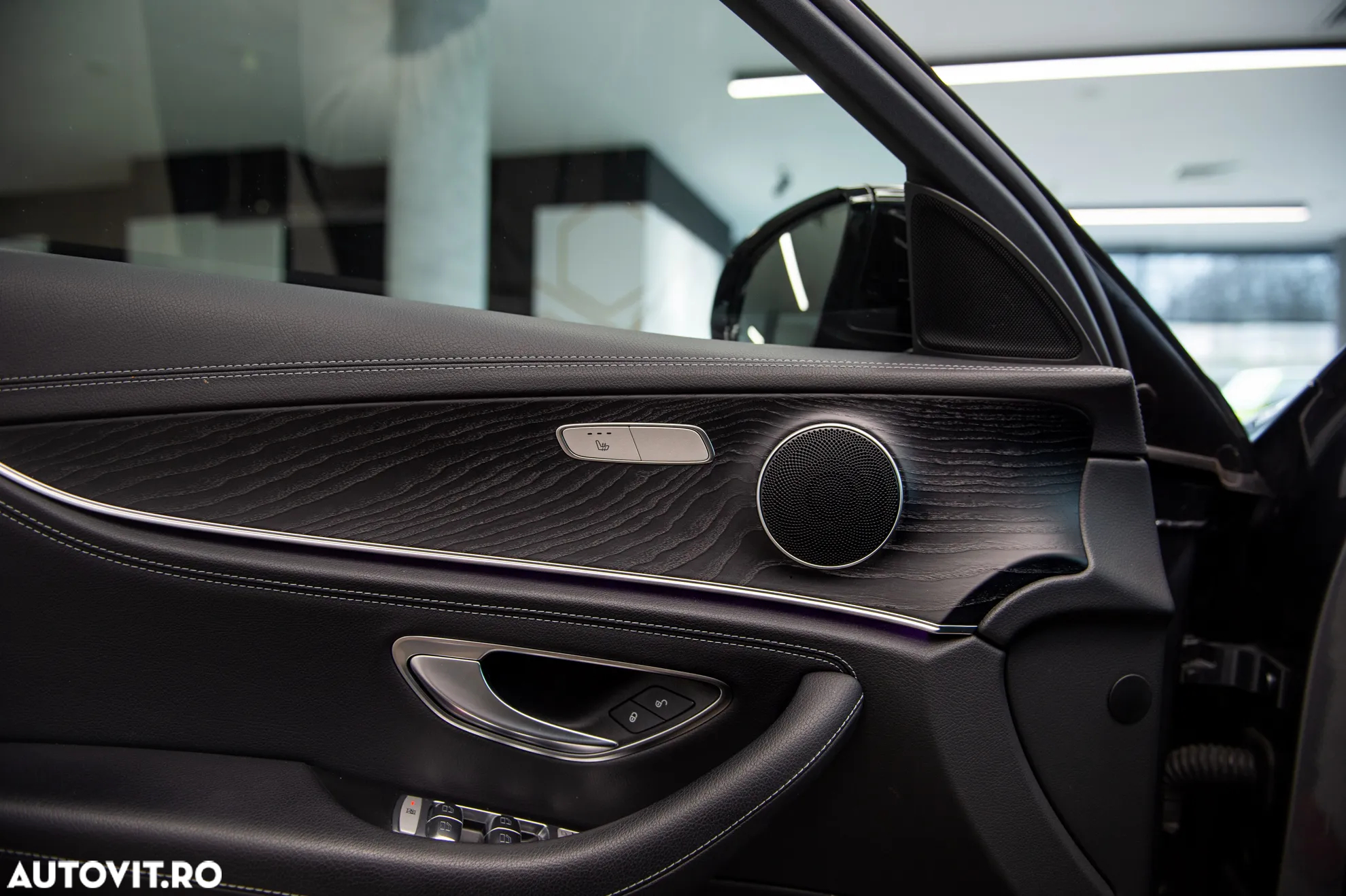 Mercedes-Benz E 300e 4Matic 9G-TRONIC Edition AMG Line - 12