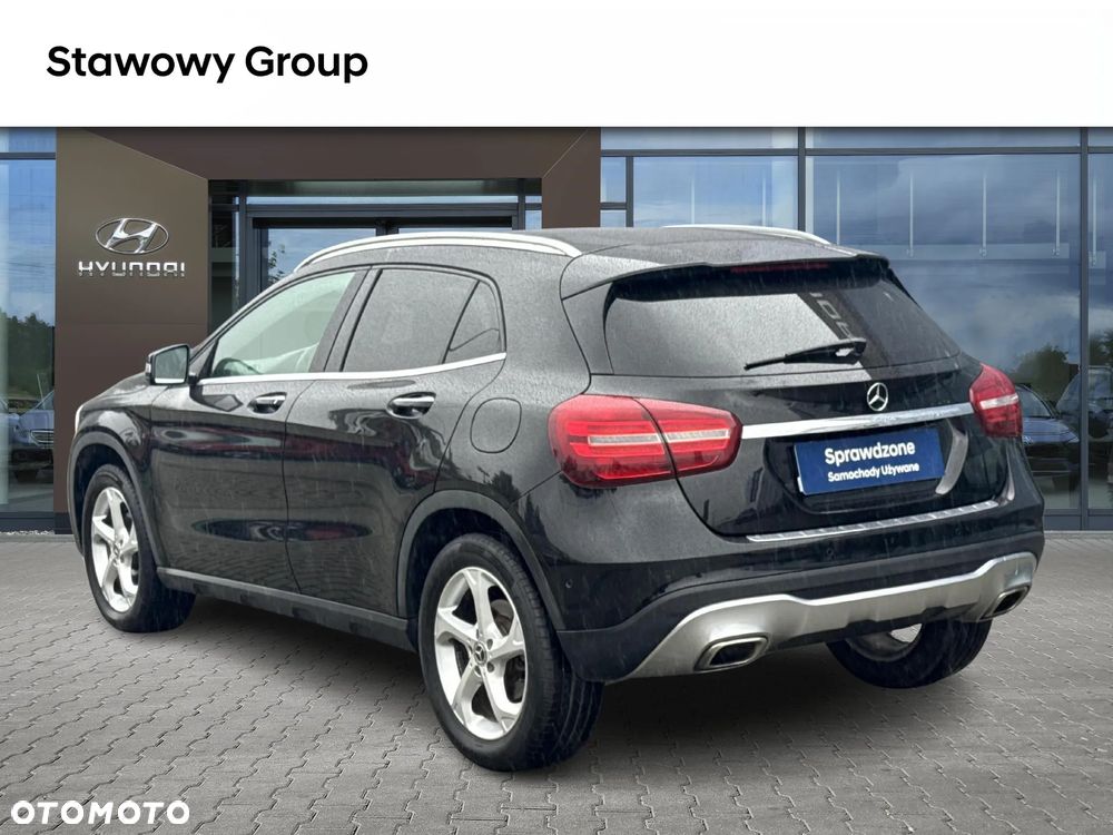 Mercedes-Benz GLA 200 7G-DCT Urban - 4