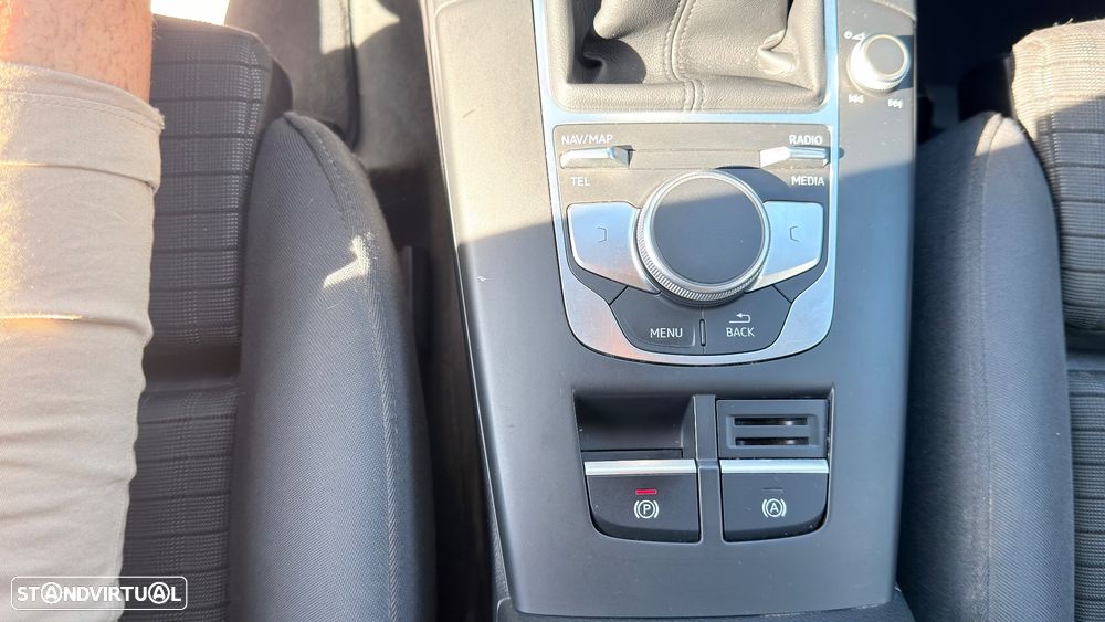 Audi A3 Sportback 1.6 TDI S-line - 18