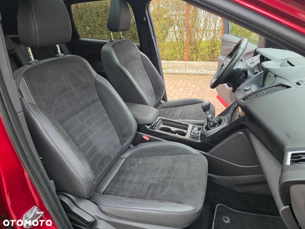 Ford Kuga 1.5 TDCi 2x4 ST-Line - 22