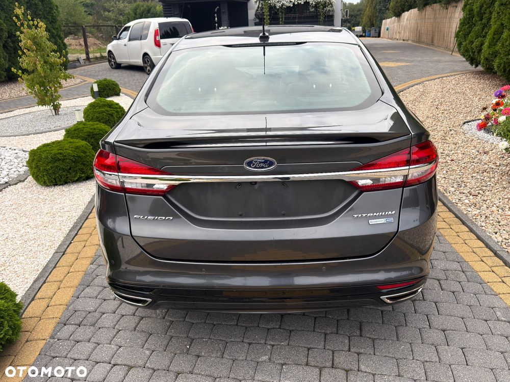 Ford Fusion 2.0 EcoBoost Titanium - 9