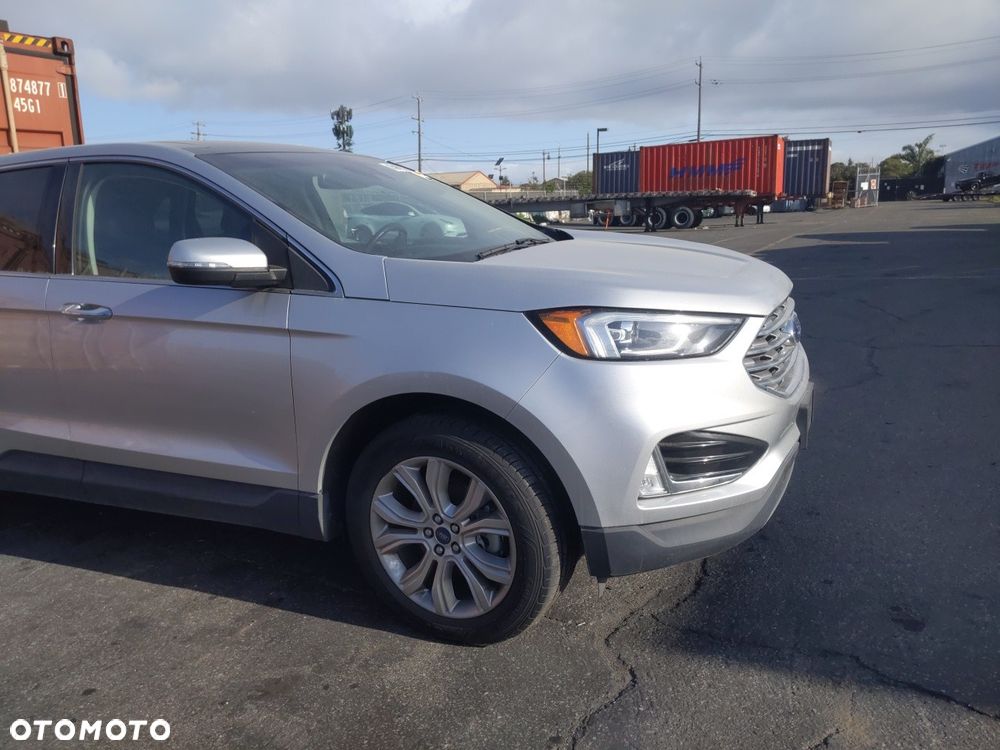 Ford Edge - 32