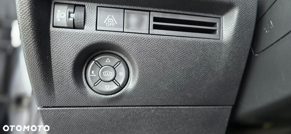 Citroën C4 BlueHDi 110 Stop&Start SHINE - 17