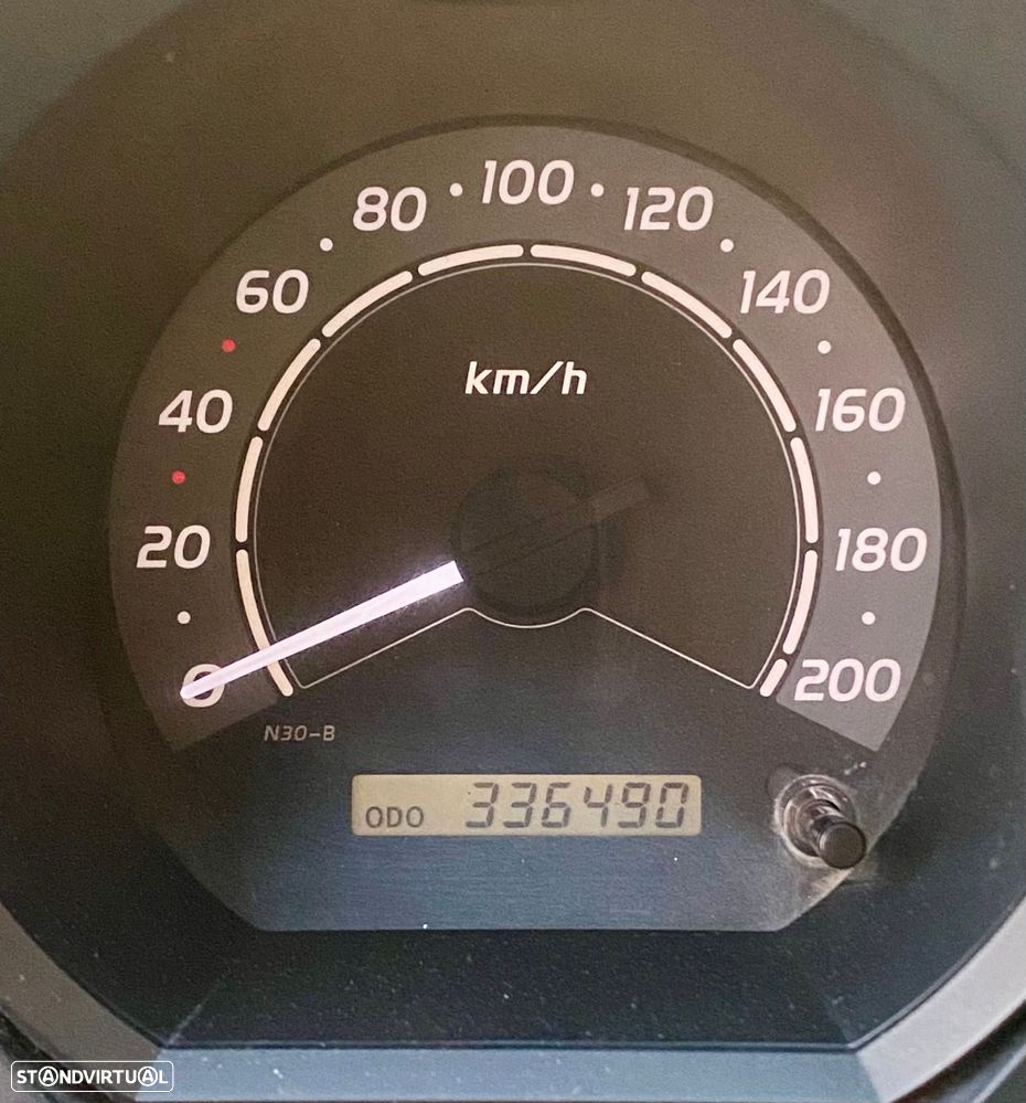 Toyota Hilux 2.5 D-4D 2WD CE PM+AC - 6