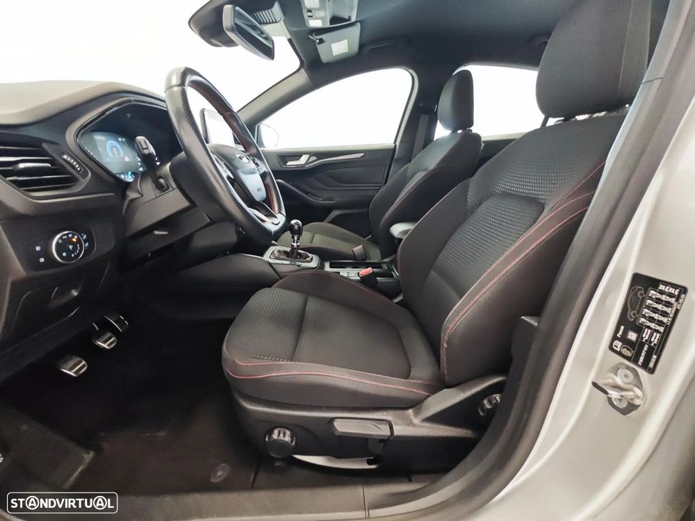 Ford Focus 1.0 EcoBoost ST-Line - 40