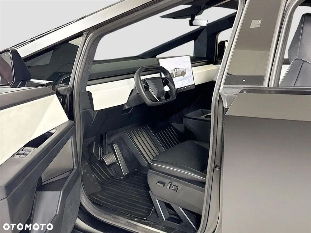 Tesla Cybertruck - 25