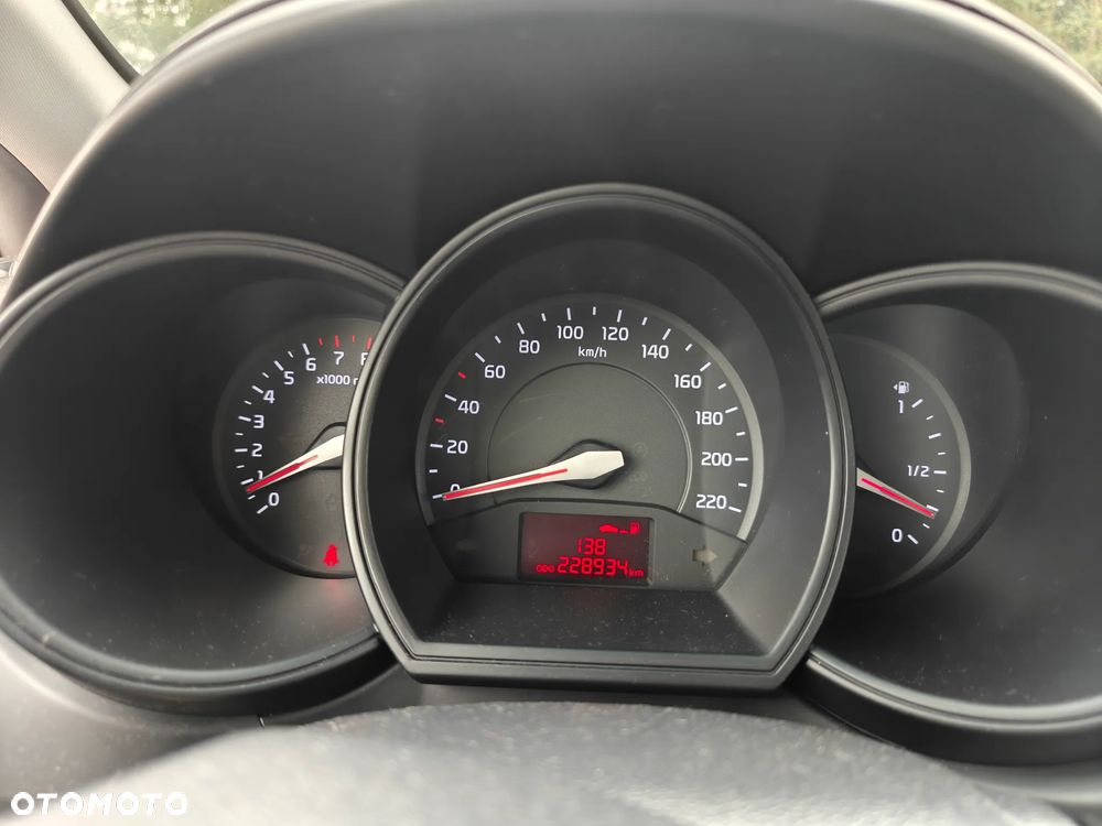 Kia Rio - 5
