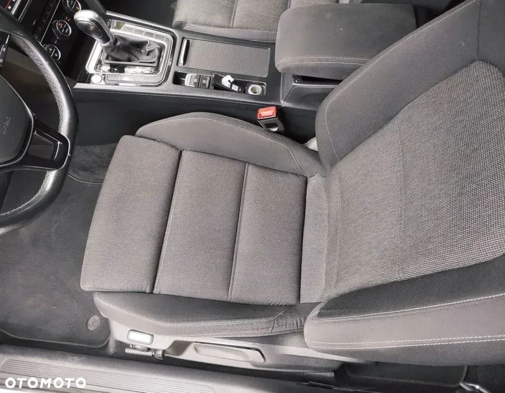 Volkswagen Passat Variant 2.0 TDI SCR DSG Highline - 18