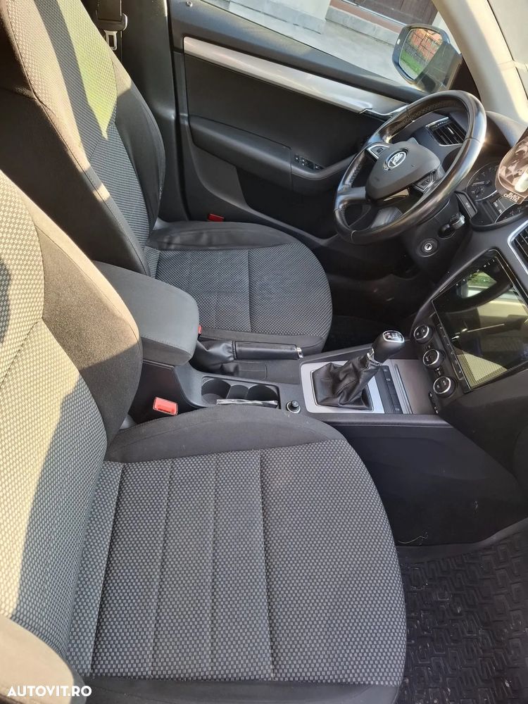Skoda Octavia 2.0 TDI 4X4 Ambition - 6