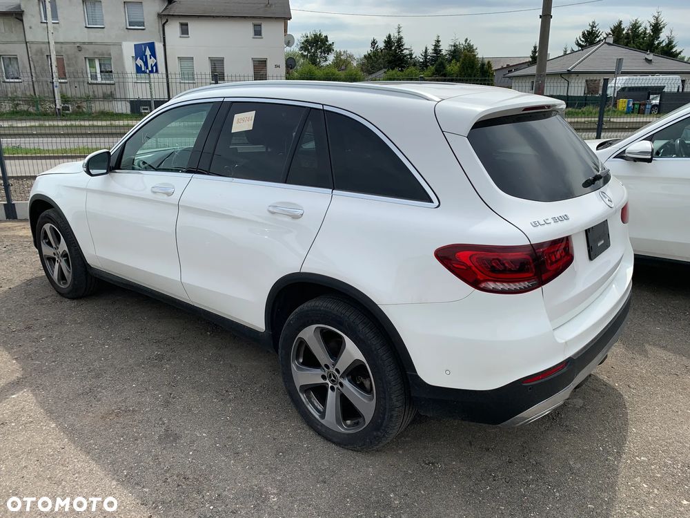 Mercedes-Benz GLC 300 4Matic 9G-TRONIC Edition Avantgarde - 3