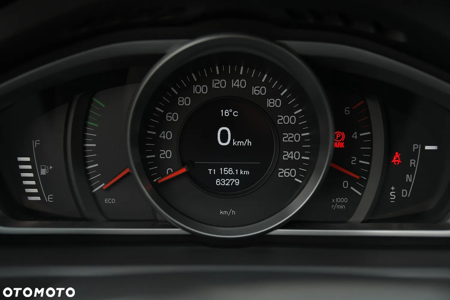 Volvo V40 D3 Drive-E Momentum - 28