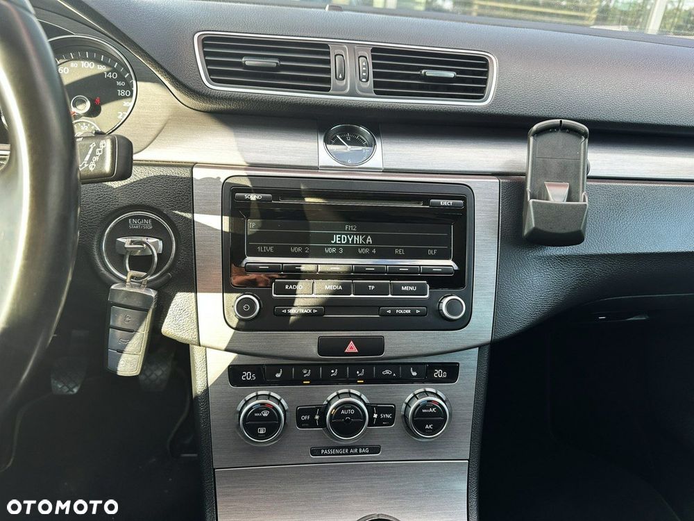 Volkswagen Passat Variant 2.0 Blue TDI SCR Comfortline - 22