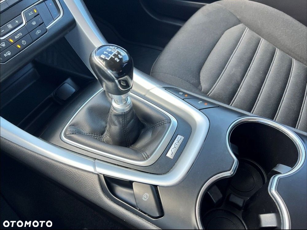 Ford Mondeo 1.5 EcoBoost Trend - 32