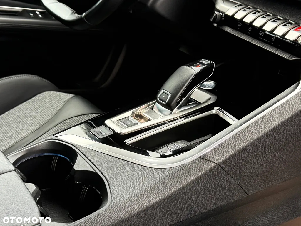 Peugeot 3008 BlueHDi 130 Stop & Start EAT8 Allure - 12