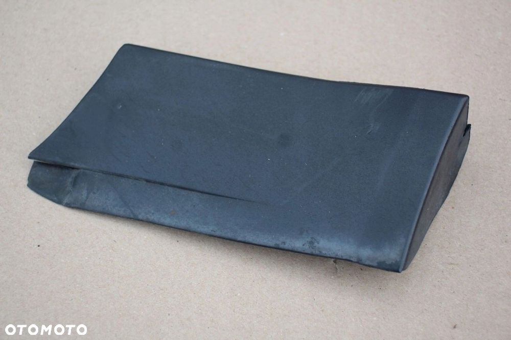 Listwa błotnika przedniego PRAWA Audi 100 A6 C44A0853990 dolna - 1