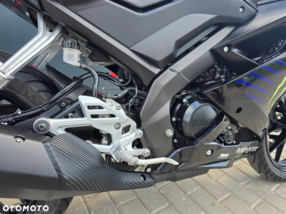 Yamaha YZF - 17