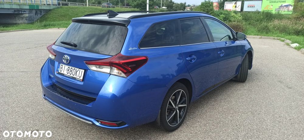 Toyota Auris 1.6 Selection - 5