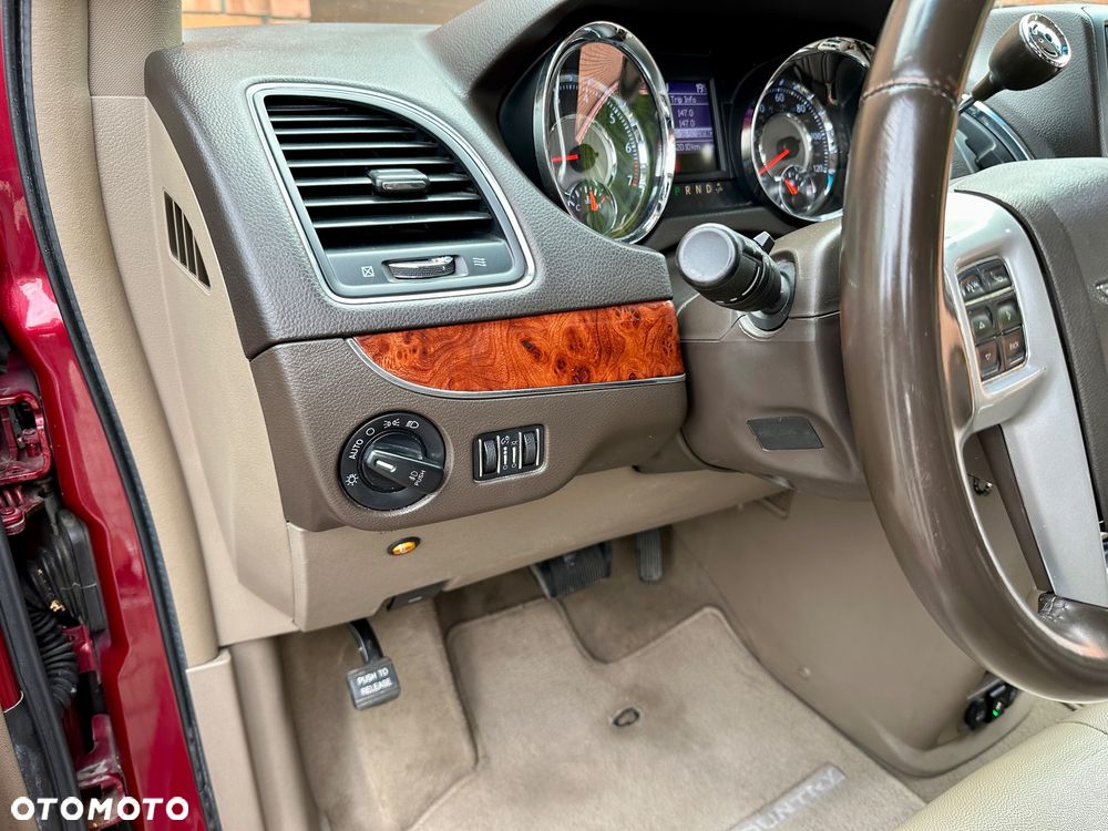 Chrysler Town & Country 3.6 Touring - 24