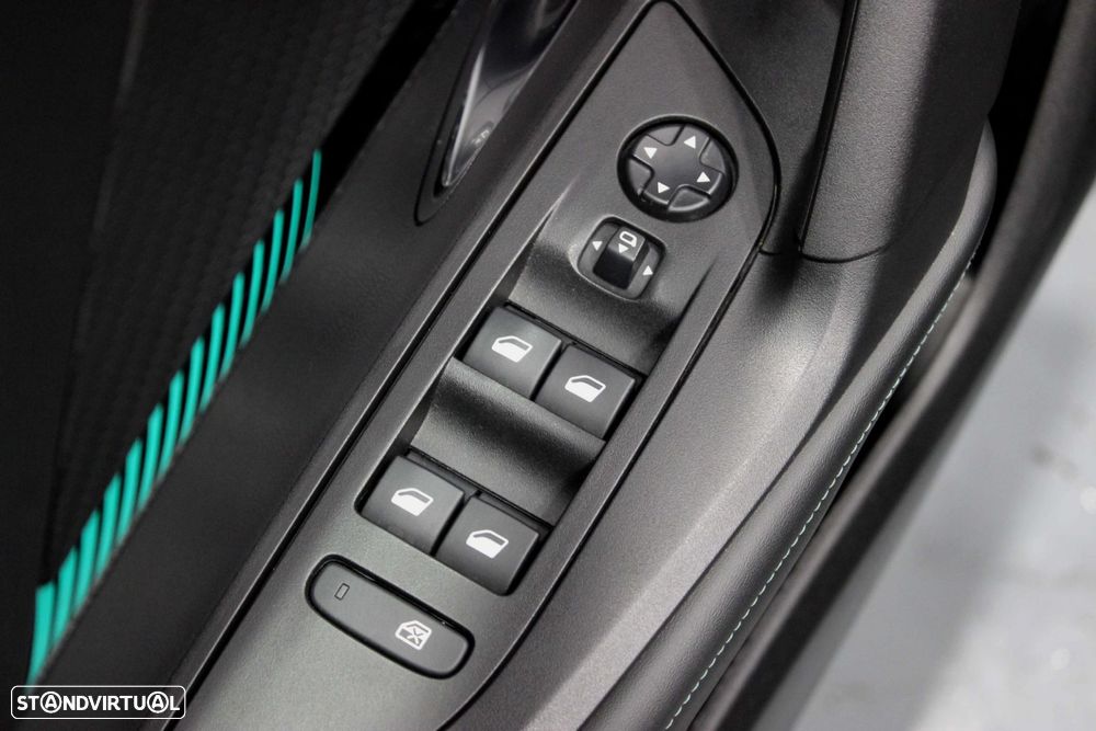 Peugeot 2008 1.5 BlueHDi Allure EAT8 - 12