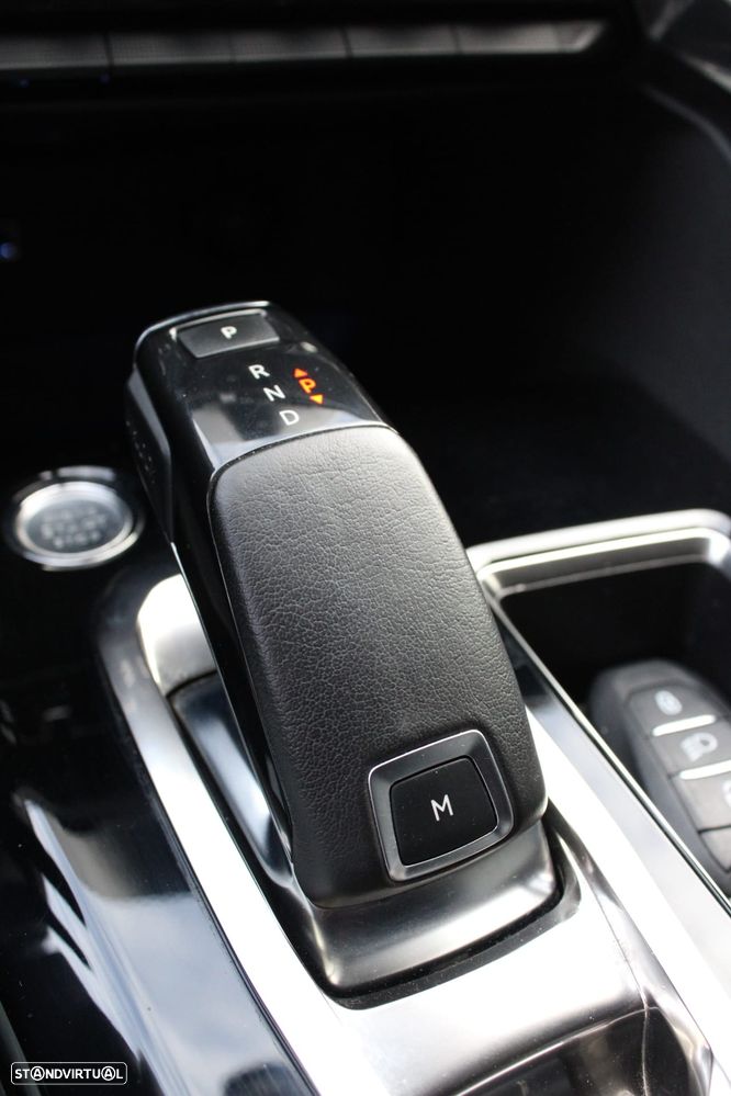 Peugeot 3008 PureTech 130 Stop & Start GPF EAT8 Allure - 25