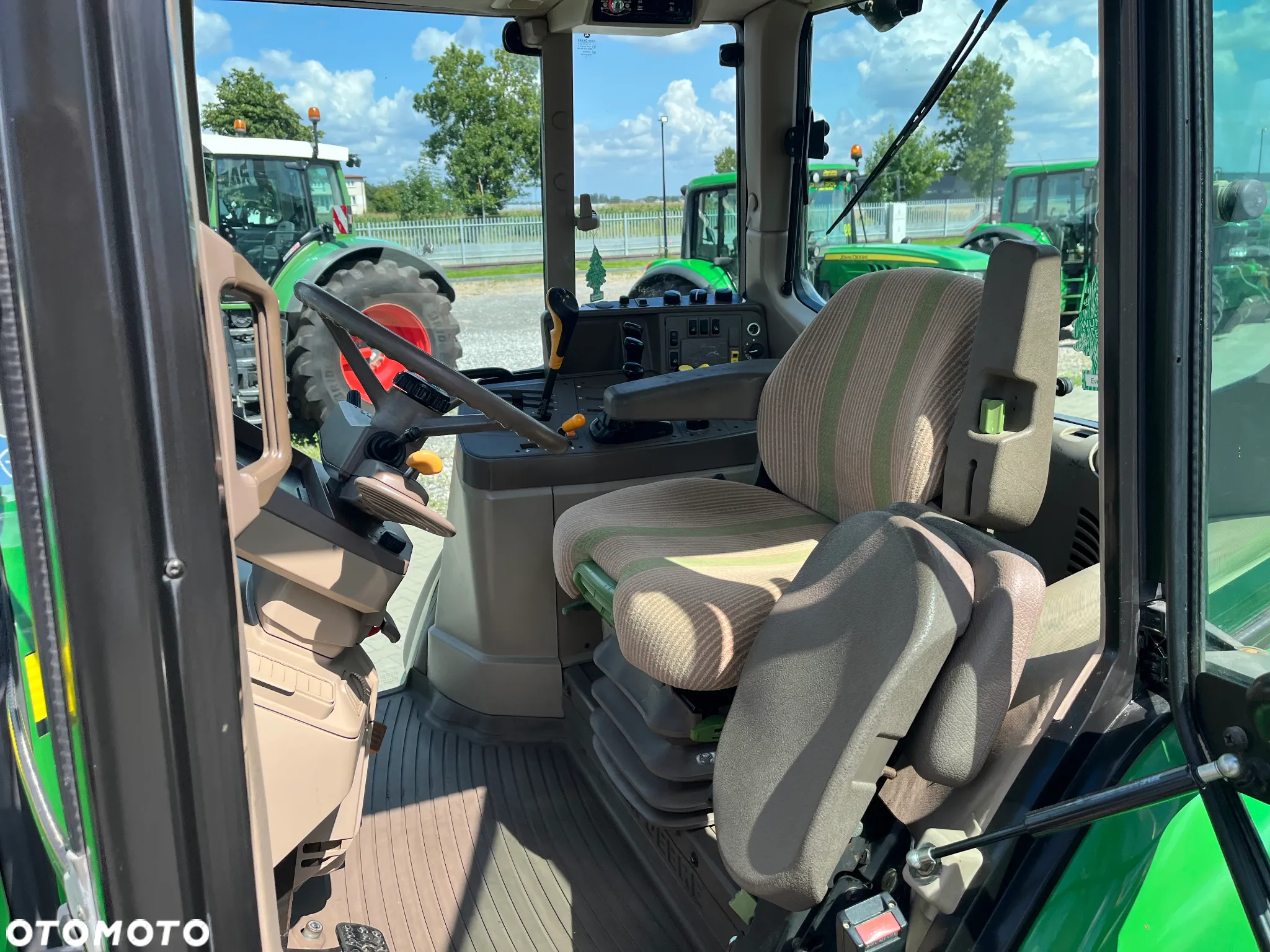 John Deere 6930 - 11