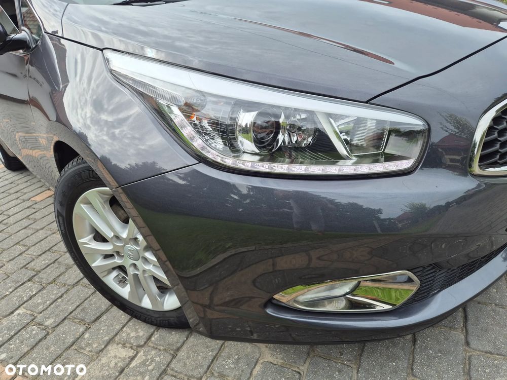 Kia Ceed 1.4 CVVT Dream-Team Edition - 4