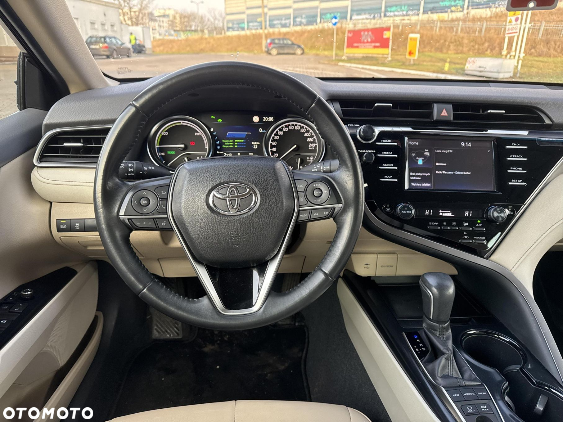 Toyota Camry - 12