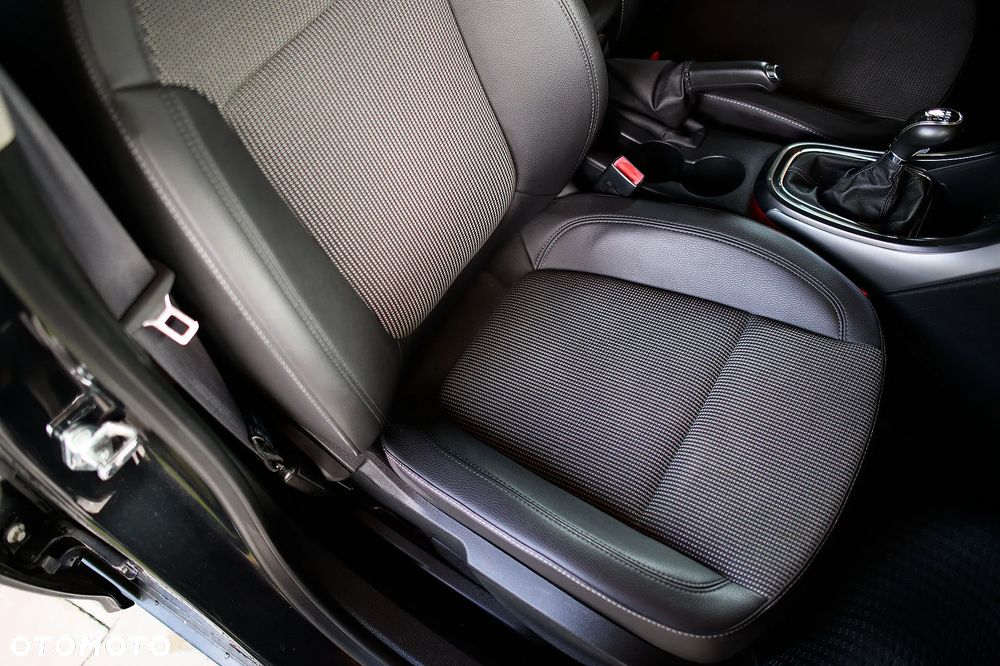 Opel Astra 1.6 SIDI Turbo ecoFLEX Start/Stop Innovation - 4