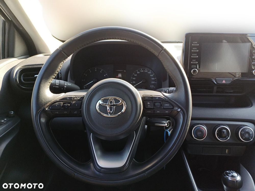 Toyota Yaris - 16