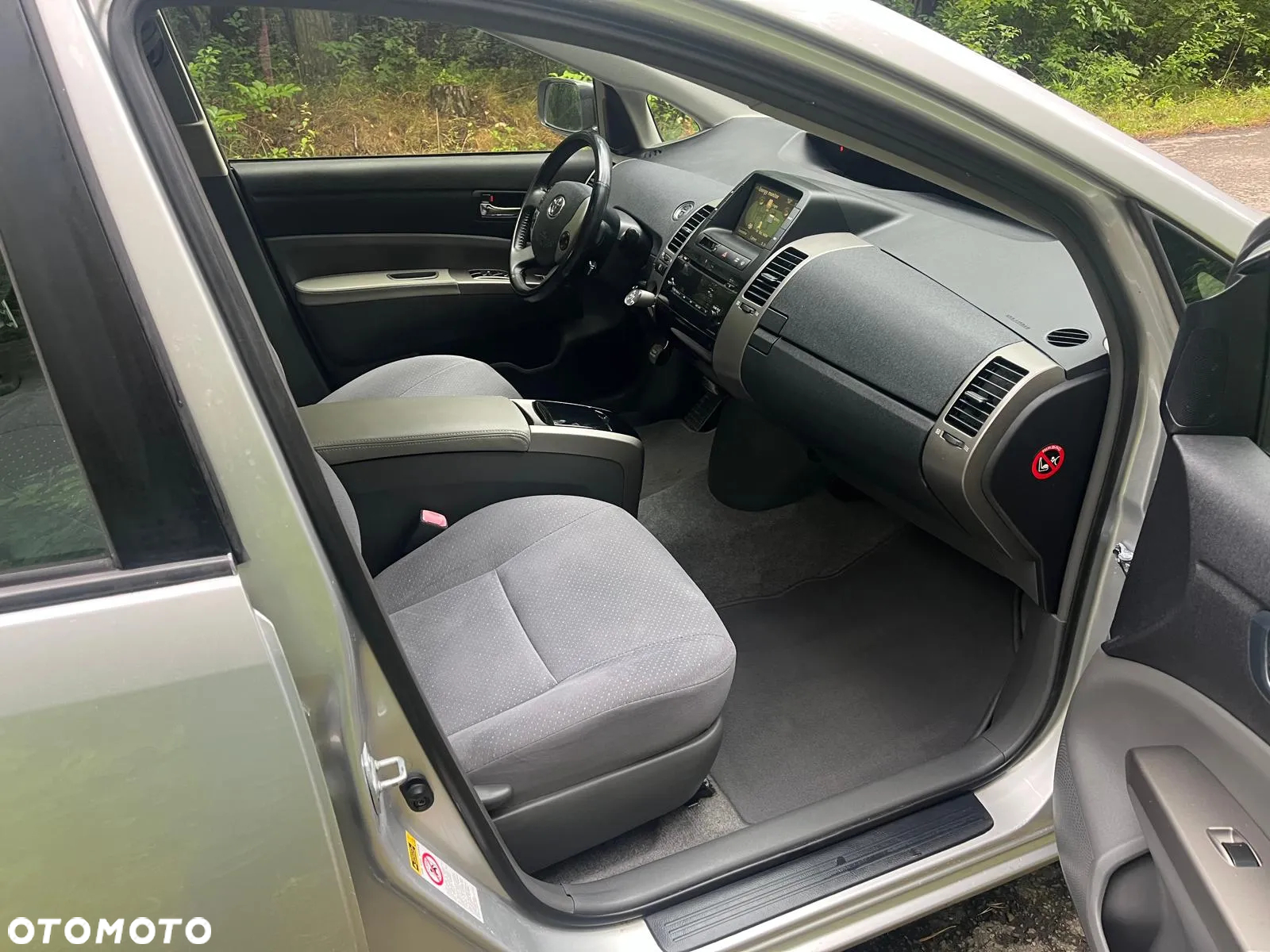Toyota Prius (Hybrid) Sol - 9