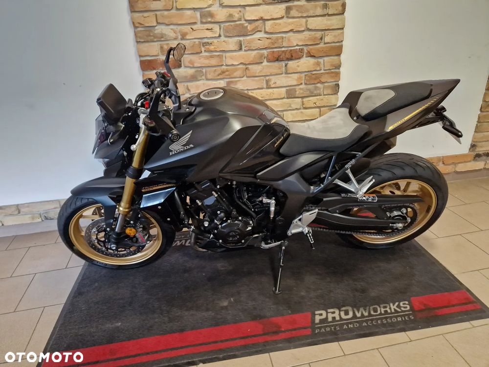 Honda Hornet - 8