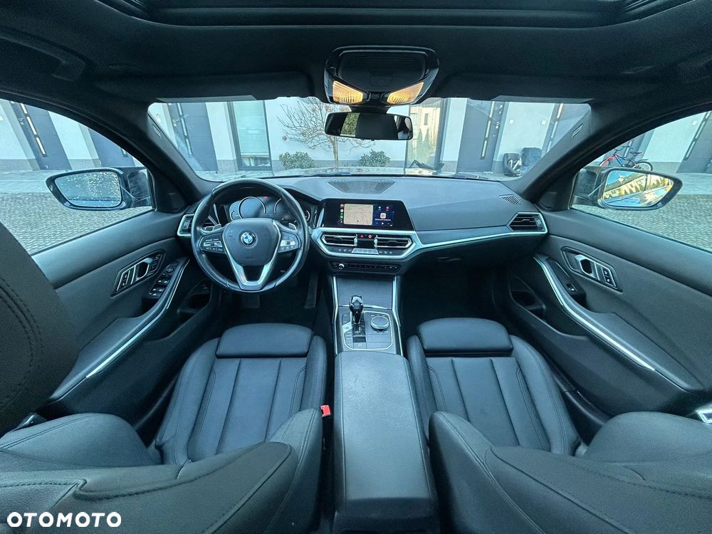 BMW Seria 3 330i Sport - 5