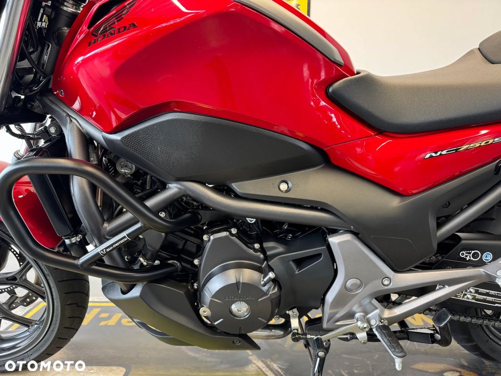 Honda NC - 23