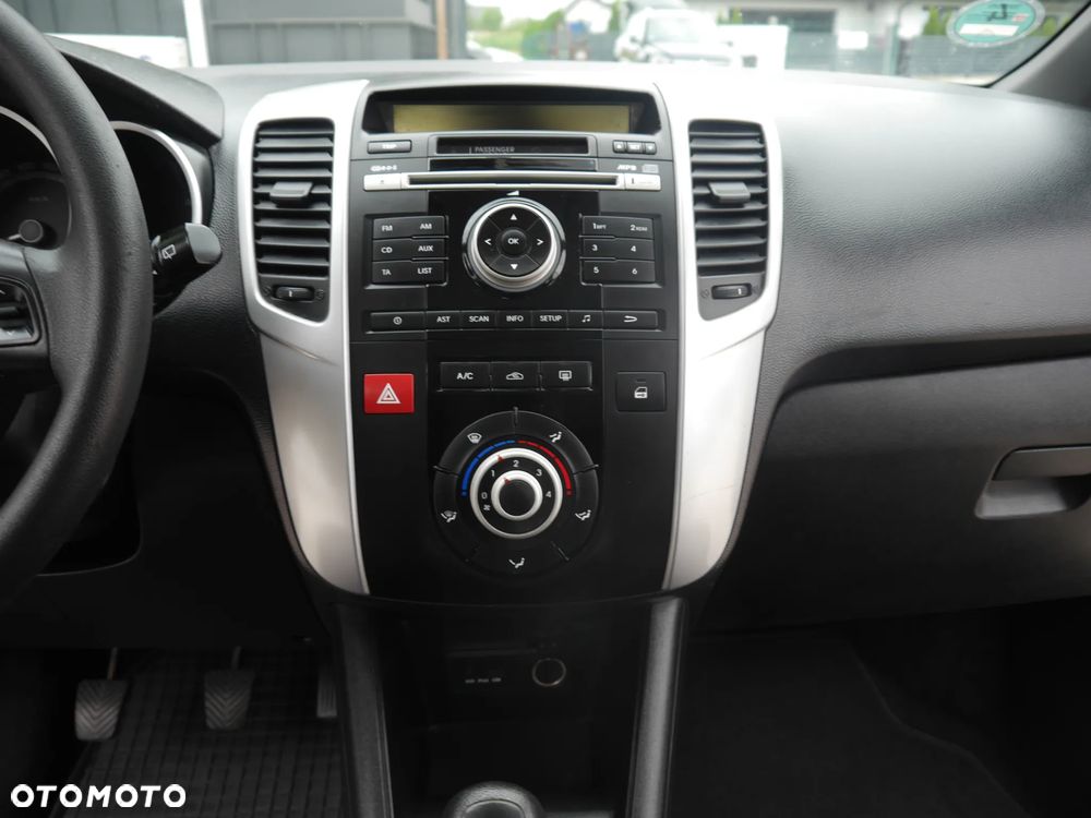 Kia Venga 1.4 CVVT Vision - 10