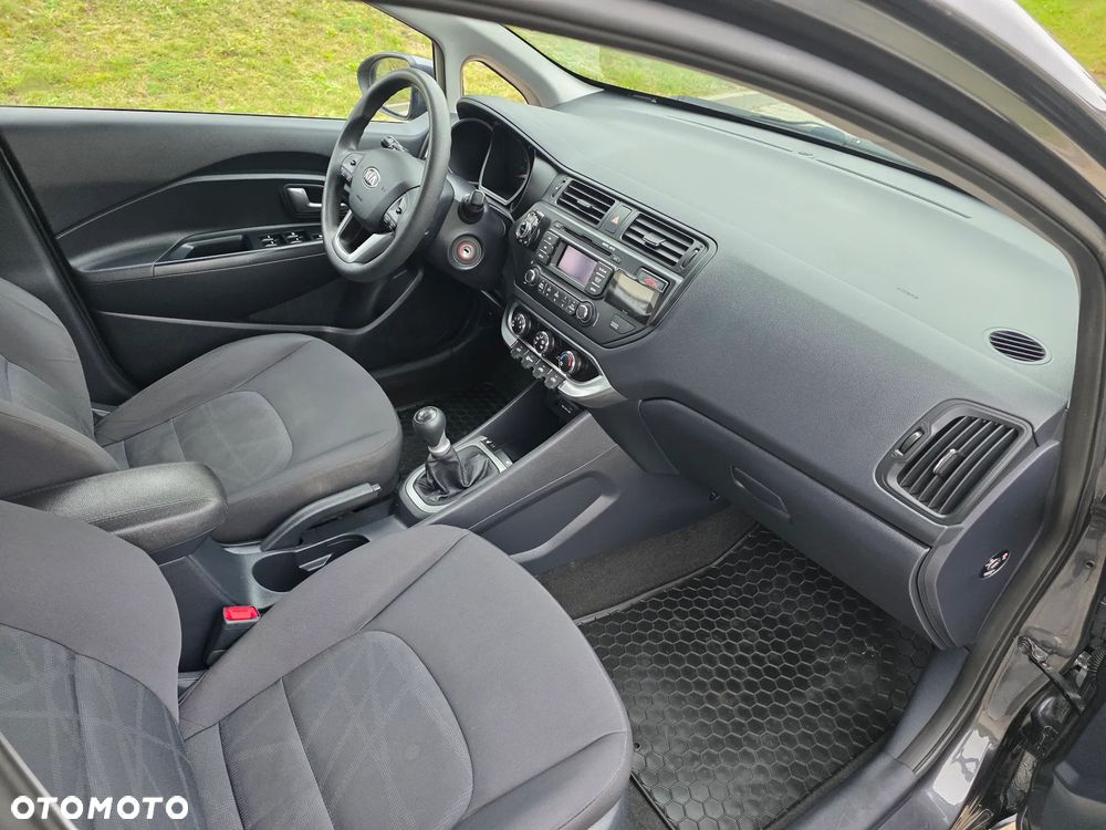 Kia Rio - 18