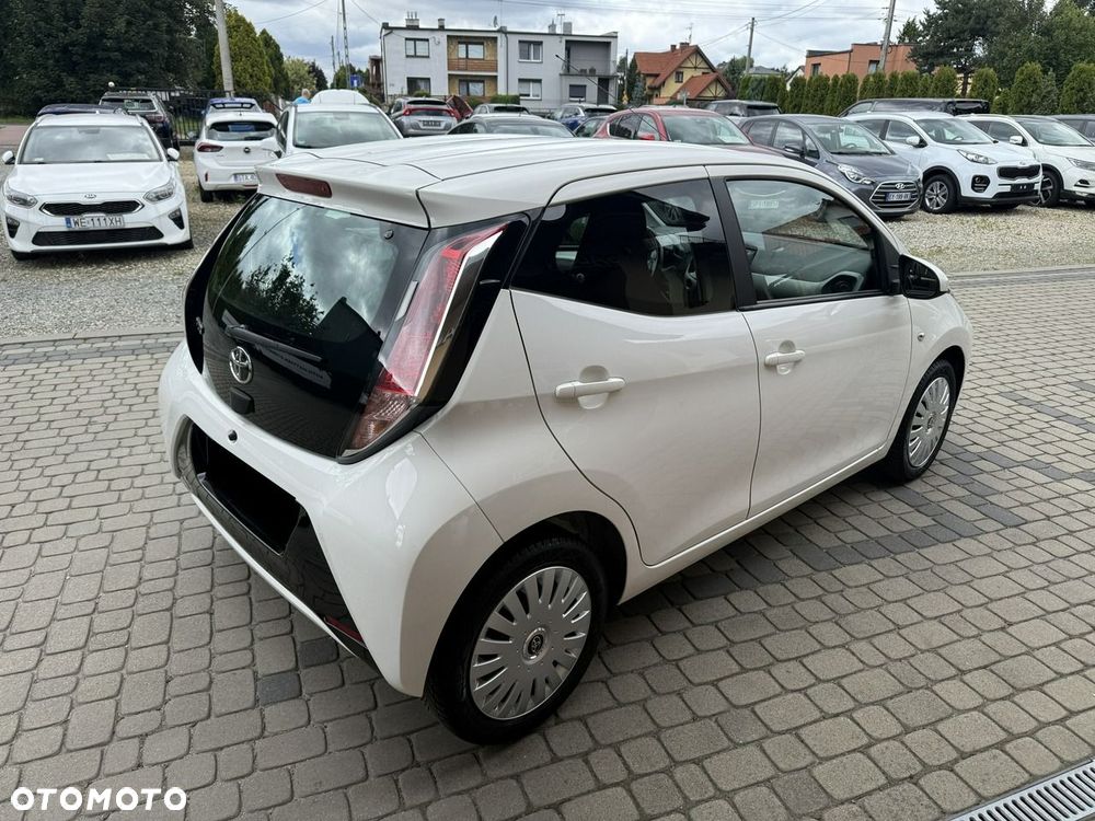 Toyota Aygo x-play touch - 6