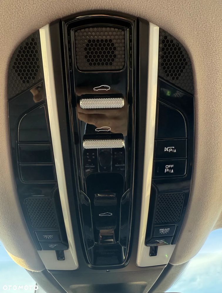 Porsche Panamera Turbo S E-Hybrid - 18