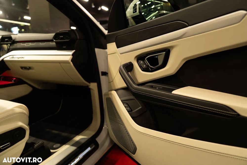 Lamborghini URUS - 15