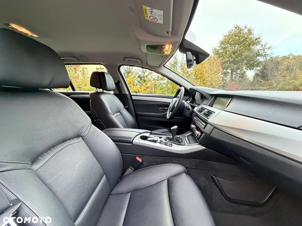 BMW Seria 5 528i Luxury Line - 27